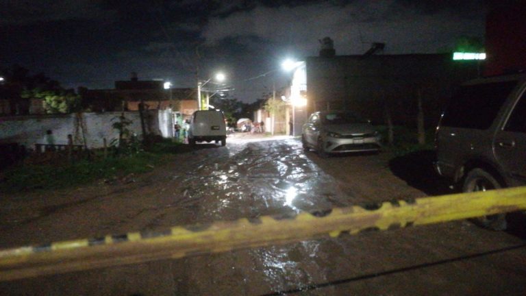 Hombre hiere a su esposa y se quita la vida tras discutir con ella