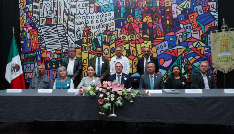 Celebran y reconocen vocación de las y los cronistas de Guanajuato