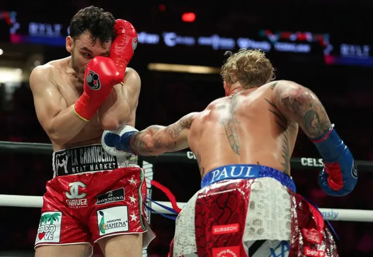 Jake Paul venció a Chávez Jr por decisión