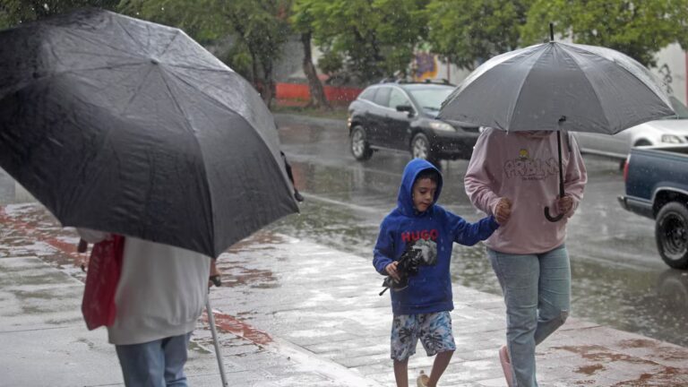 Tormenta Tropical ‘Barry’ toca tierra en Veracruz; prevén lluvias torrenciales en 5 estados
