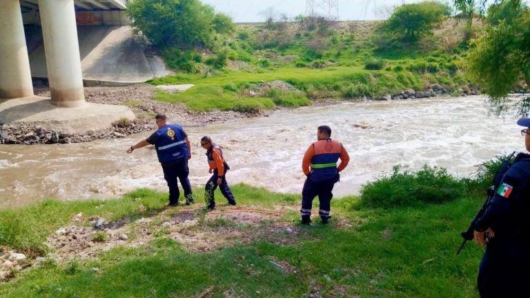 Suspenden búsqueda de niña que cayó al Río Lerma