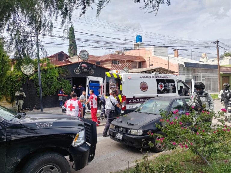 Balean a hombre dentro de taller-bar en Celaya; sería el encargado