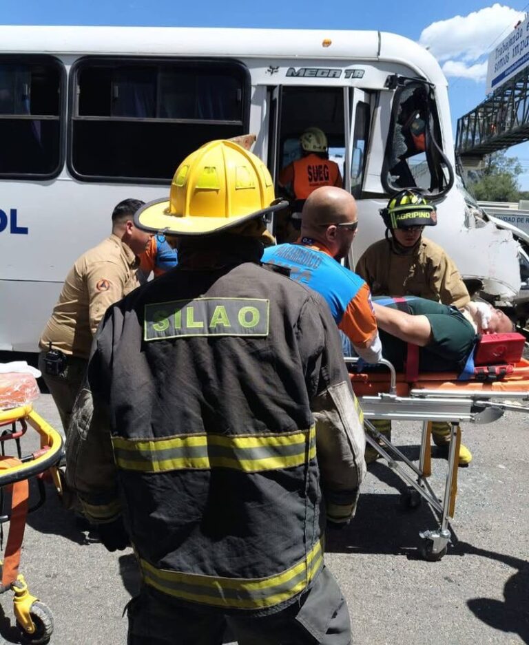 Al menos 12 lesionados deja accidente en la Silao-Guanajuato
