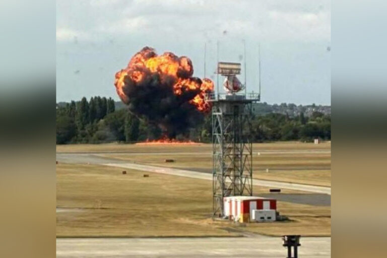 Se estrella avioneta en aeropuerto Southend de Londres