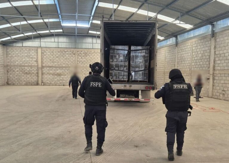Secretaría de Seguridad y Paz recupera tractocamión robado con cargamento de tequila valuado en más de 22.9 mdp