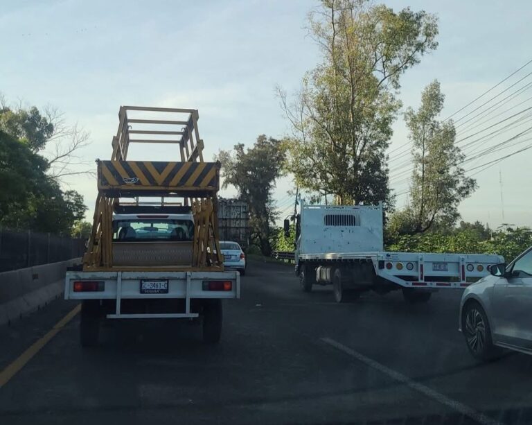Camión arrolla a tripulantes de motocicleta a la altura de Ciudad Industrial; hay un muerto