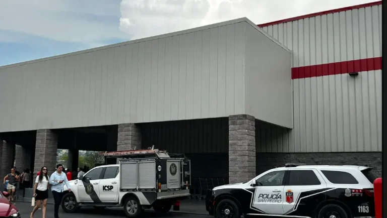 Mujer fallece por atragantamiento con un hot dog dentro de Costco en Nuevo León