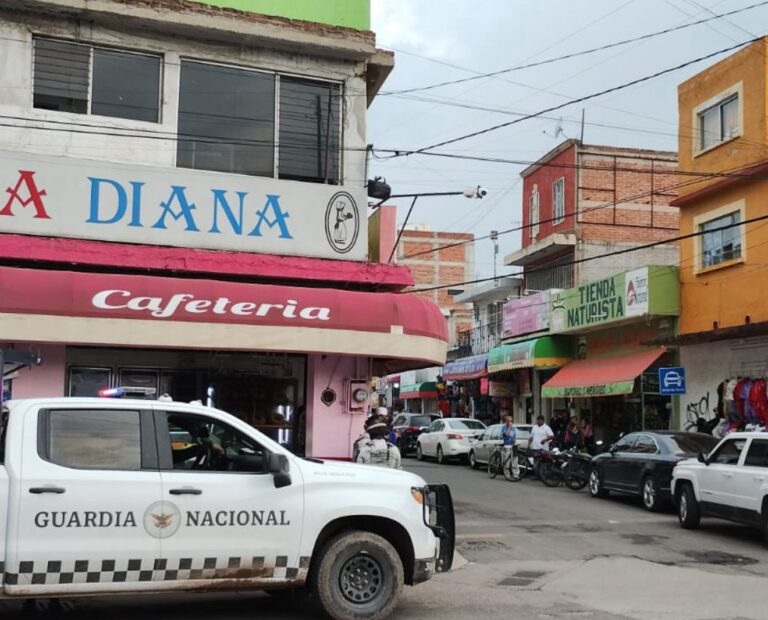 Detienen a hombre armado que intentó asaltar pastelería en centro de Irapuato