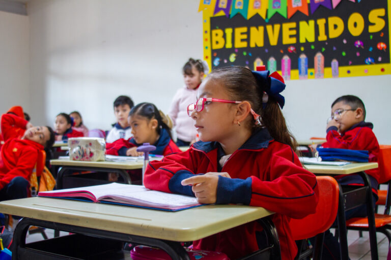 Antes del regreso a clases, SEG entregará mochilas y útiles escolares