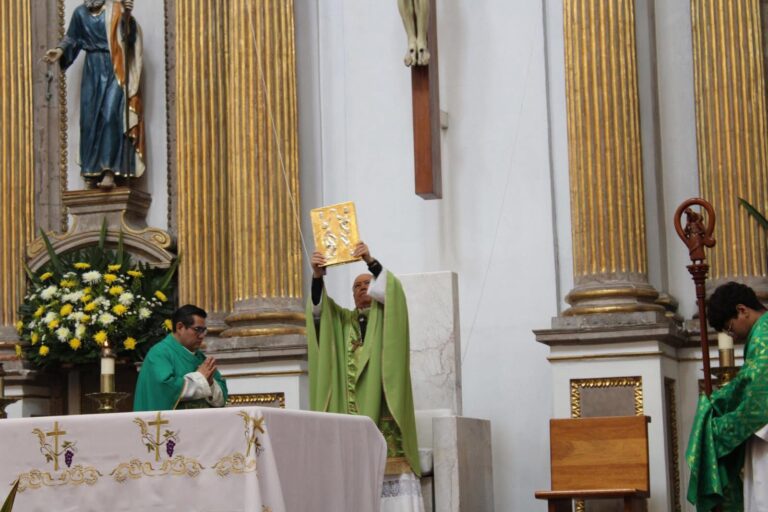 Pide Obispo de Irapuato que los padres se involucren en educación sexual de sus hijos