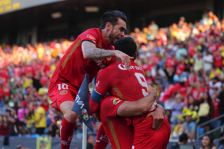Toluca es nuevo Campeón de Campeones tras remontar al América