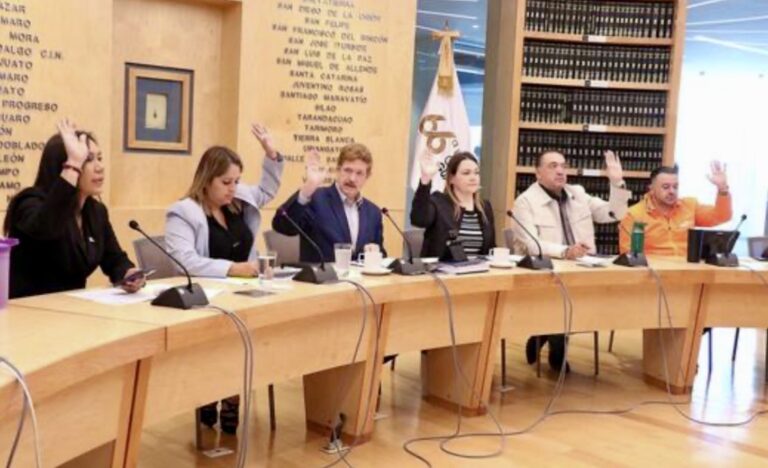 Sesiona la Comisión de Gobernación y Puntos Constitucionales, toma diversos acuerdos