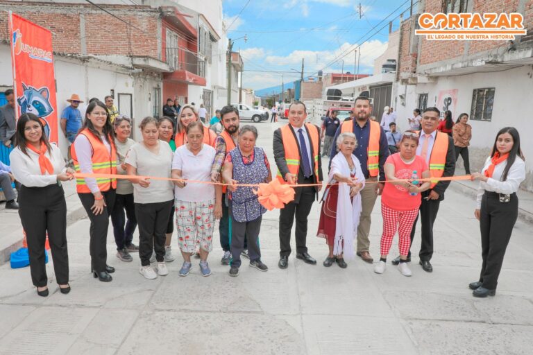 Concluye  en Cortazar rehabilitación de drenaje sanitario en calle Gutiérrez Nájera; más de 100 familias beneficiadas