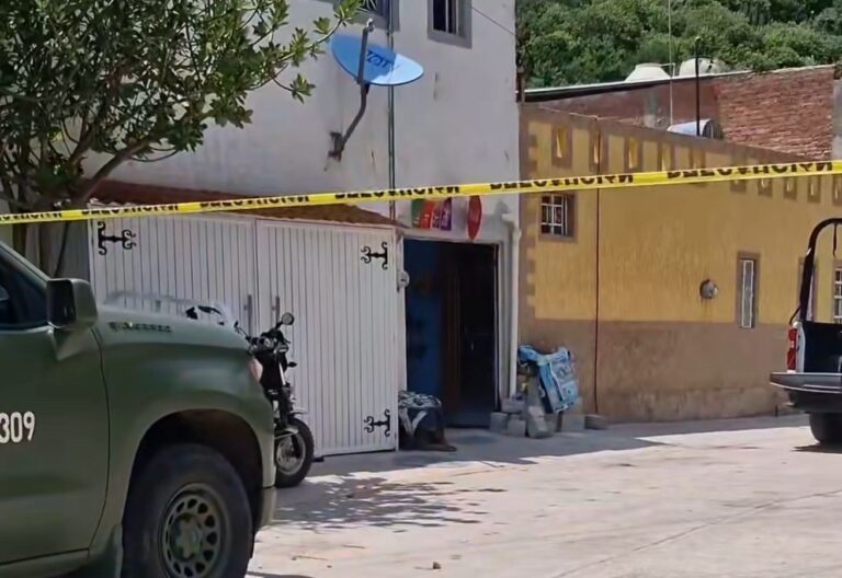 Asesinan a balazos a comerciante dentro de su tienda en Pénjamo