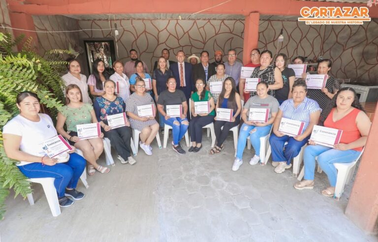 Impulsan el autoempleo en Cortazar con curso de repostería en Cañada