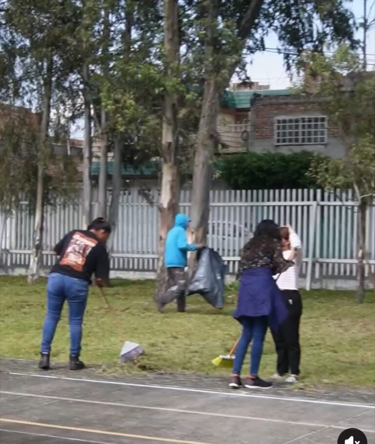 Gobierno de Cortazar realiza jornada de limpieza en el CAM Adolfo López Mateos