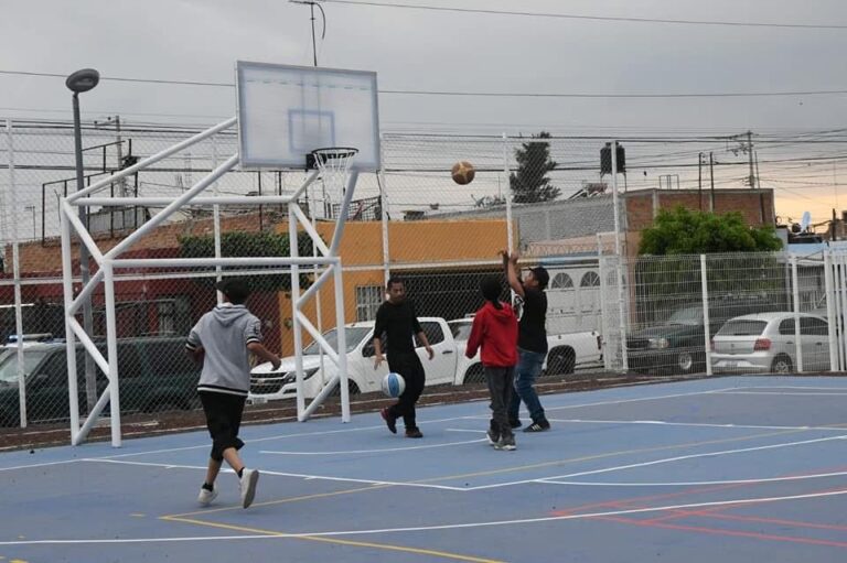 Impulsan programa de mantenimiento de parques vecinales y áreas verdes en Irapuato