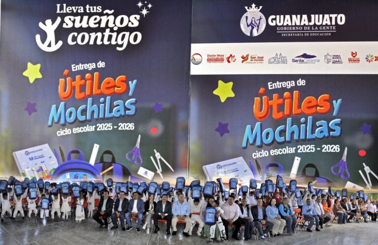 Entrega estatal de útiles escolares y mochilas llega a los municipios del noreste