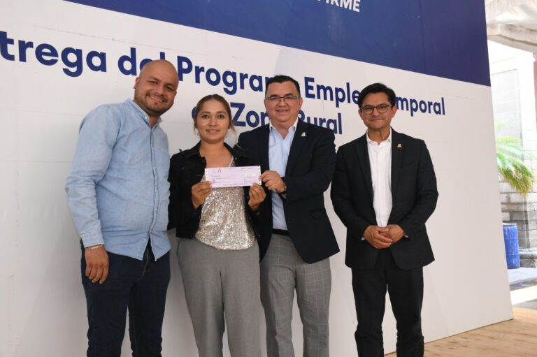 Fortalecen comunidades de Irapuato con empleo temporal