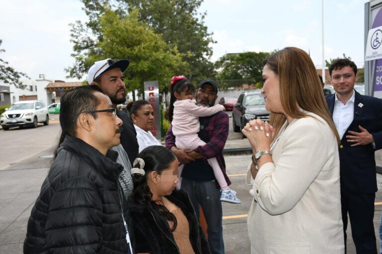 HOPE, Christus Muguerza, DIF Estatal y DIF Irapuato cambian vidas con auxiliares auditivos