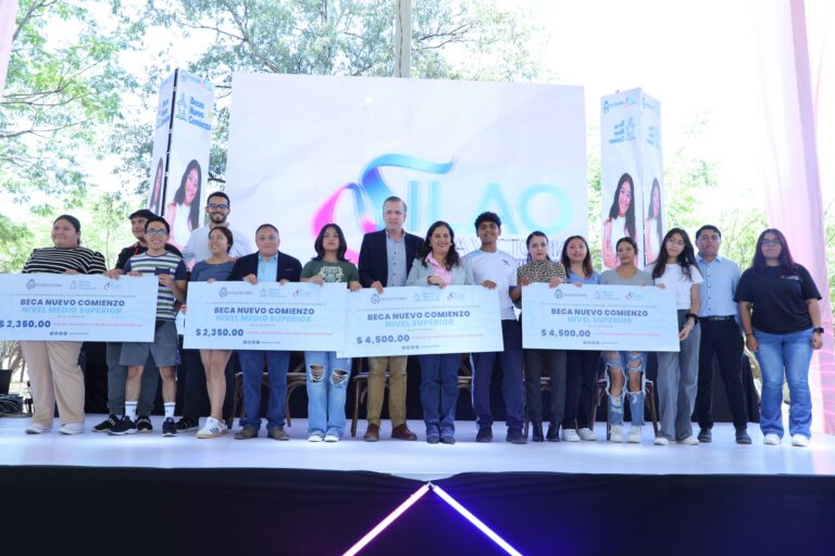 Becas Nuevo Comienzo benefician a estudiantes silaoenses