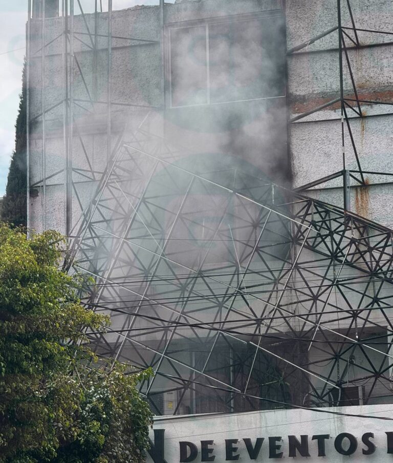 Se incendia el Salón Roma en Irapuato
