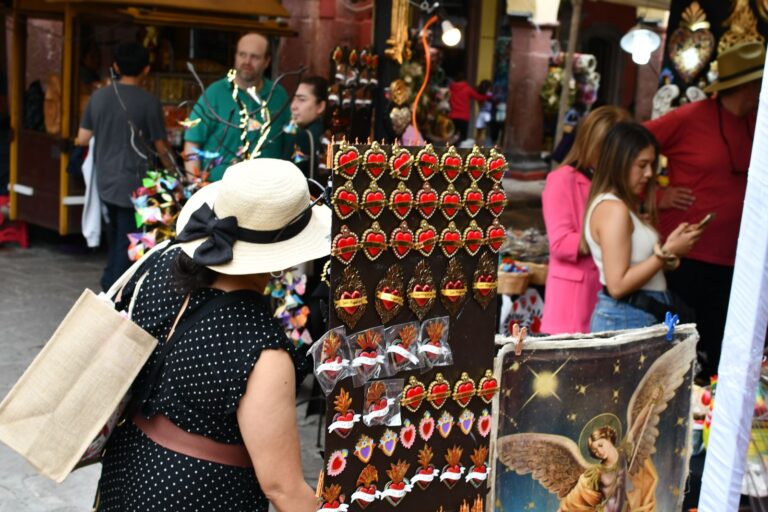 Feria Artesanal de Verano en San Miguel de Allende genera más de un millón de pesos para artesanos locales