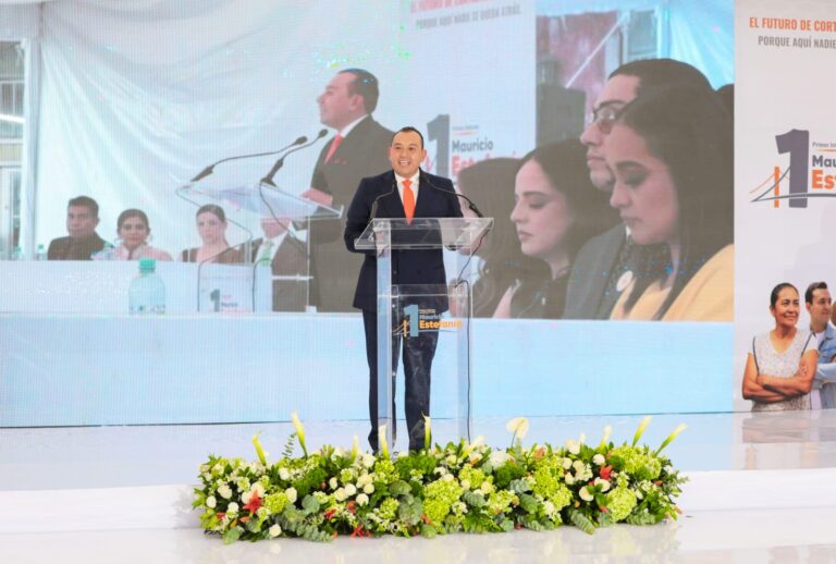 Rinde Mauricio Estefanía su Primer Informe de Gobierno