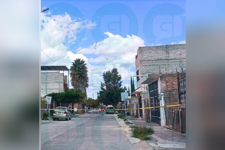 Sujetos en motocicleta disparan contra hombre y lo hieren en colonia Paseos de las Torres