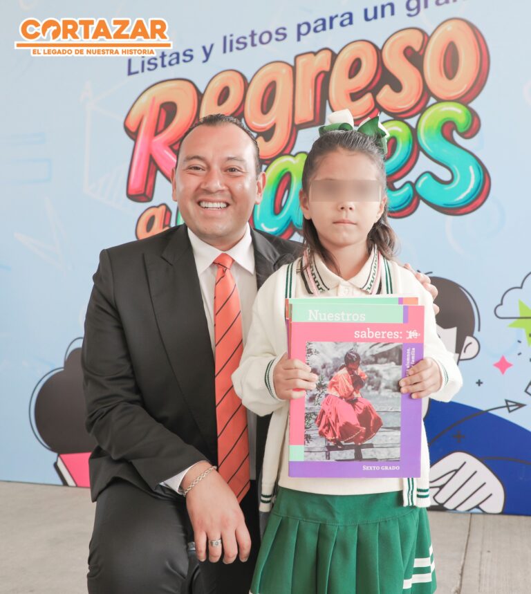 Mauricio Estefanía participa en arranque del ciclo escolar en Cortazar