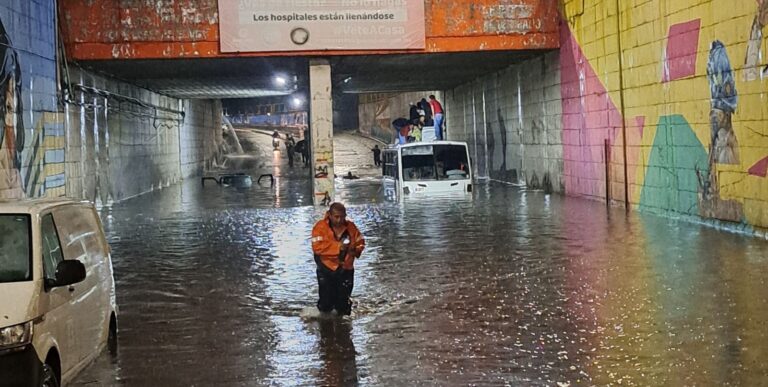 Se reportan 86 encharcamientos tras fuerte lluvia en Irapuato