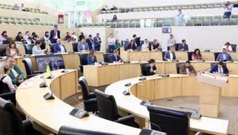 Aprueban reformas para ampliar la protección jurídica de las personas defensoras de derechos humanos y periodistas