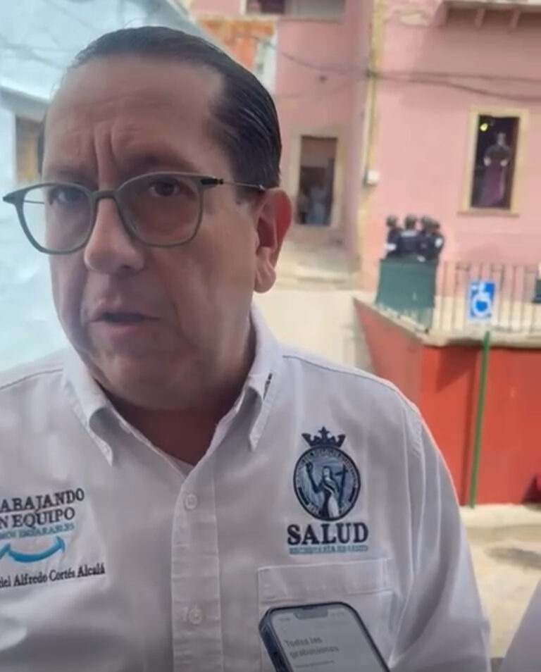 Atiende Secretaría de Salud a lesionados tras accidente en Comonfort