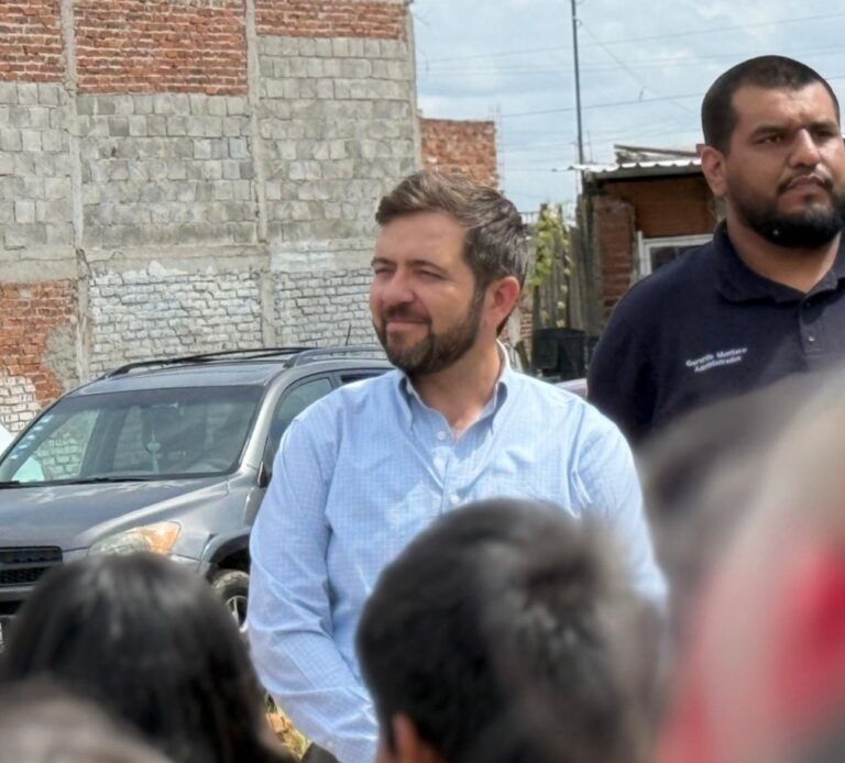 Se reúne diputado Víctor Zanella con representantes de municipios para revisar Leyes de Ingreso 2026