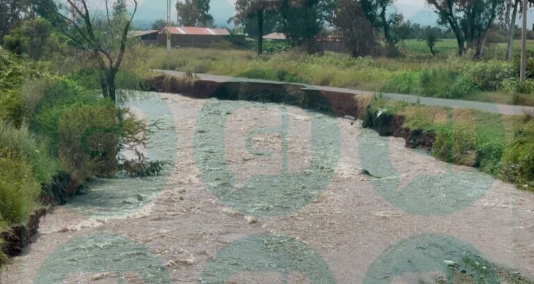 Fuerza del río Huáscato destruye parcialmente camino que conecta con Ejido San José