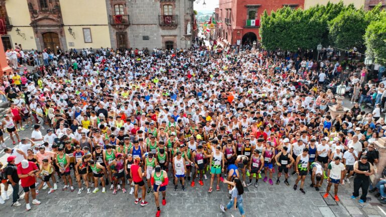 Rompen récord de participación en la 70ª Carrera de la Conspiración en San Miguel de Allende