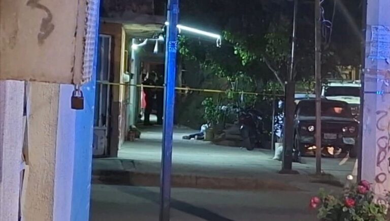 Hombres a bordo de un vehículo balean a otro y muere en León