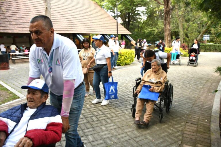 Adultos mayores de Irapuato viven encuentro con la naturaleza