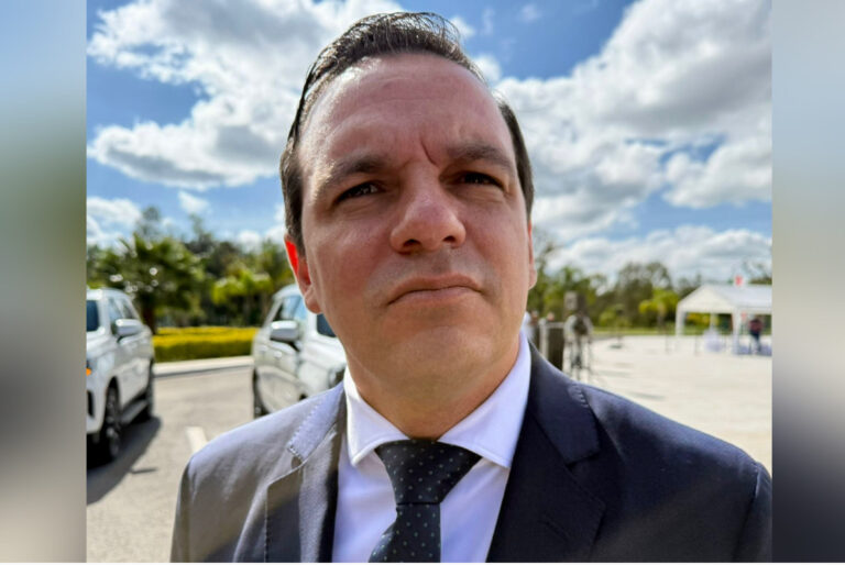 Dos nuevos titulares de seguridad aún sin evaluación de confianza