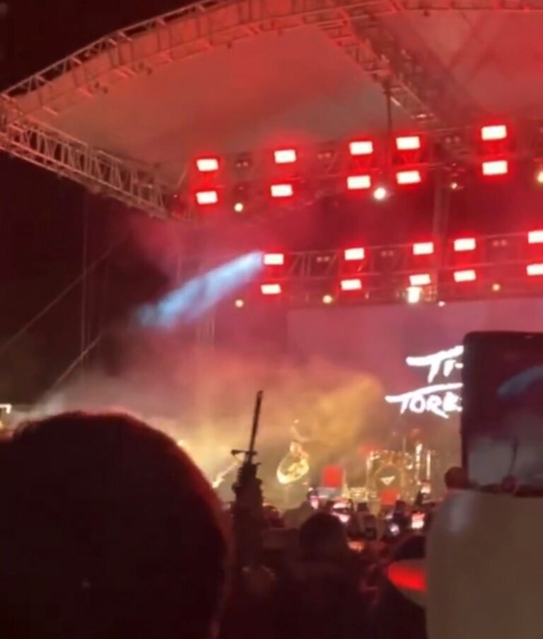 Hombre dispara rifle en pleno baile de Tito Torbellino Jr.