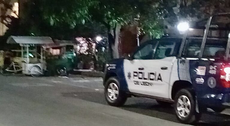 Asesinan a un hombre y hieren a otro en León