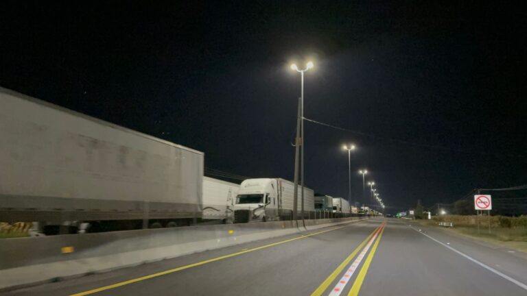 Permanece bloqueada la carretera Pénjamo-La Piedad