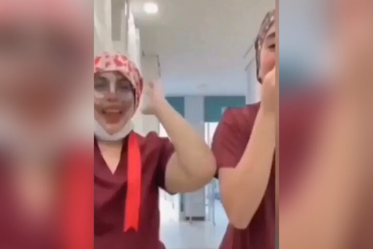 Indigna video de doctoras del IMSS burlándose de paciente