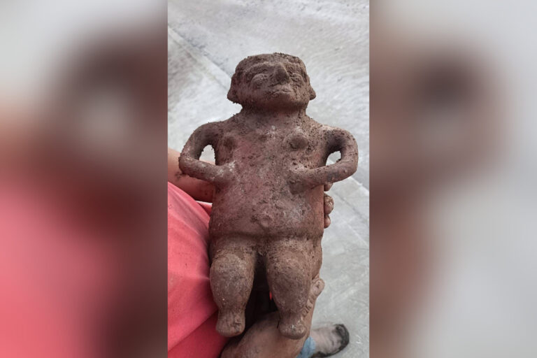 Suspenden obra en Cuerámaro por hallazgo de piezas arqueológicas