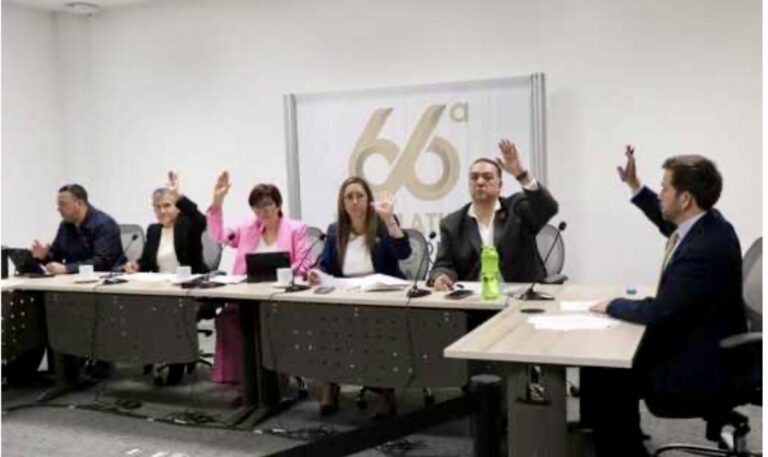 Aprueban dictámenes para fortalecer la confianza ciudadana en la gestión pública