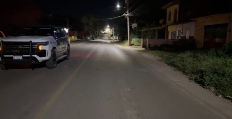 Mujer es asesinada a balazos cuando circulaba en su moto en camino a Magallanes