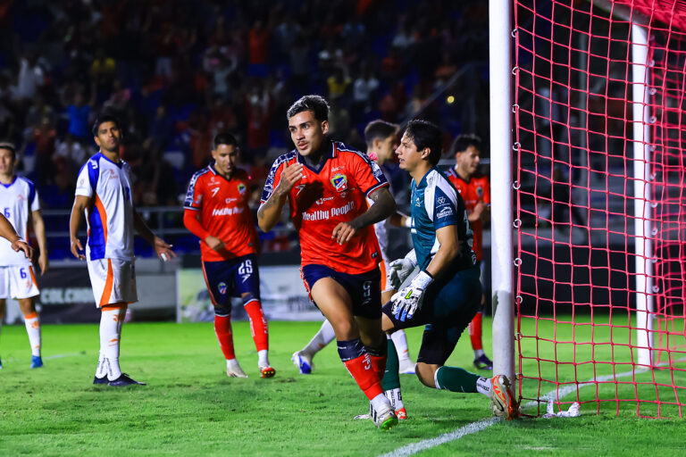 Irapuato golea a Correcaminos