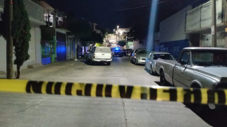 Rafaguean a pareja en León; hay un joven muerto y mujer queda en estado grave