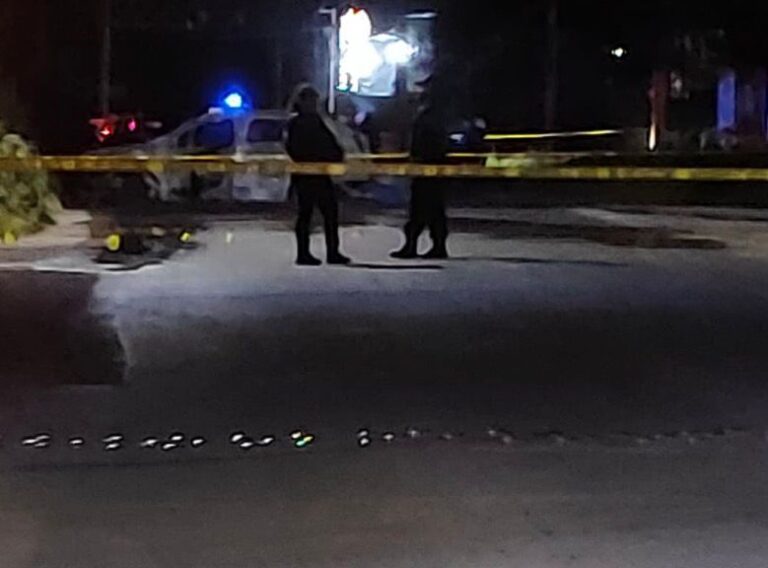 Encuentran persona sin vida dentro de auto incendiado en bulevar Arandas