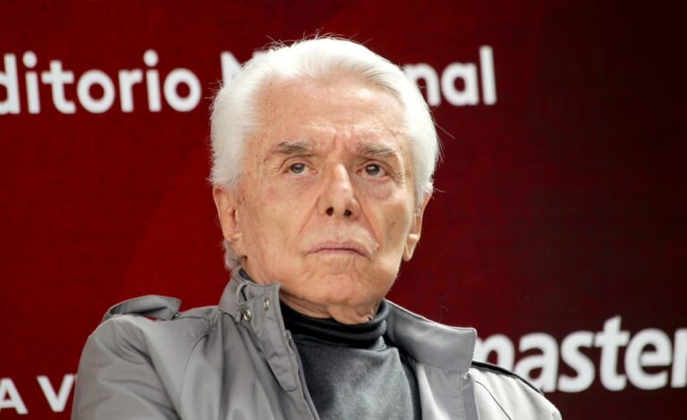 Enrique Guzmán le desea la muerte a Alberto Vázquez en entrevista televisiva